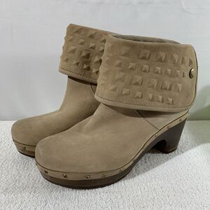 Ugg’s Classic Lynnea Studded Clogs Boots Womens 6 Booties